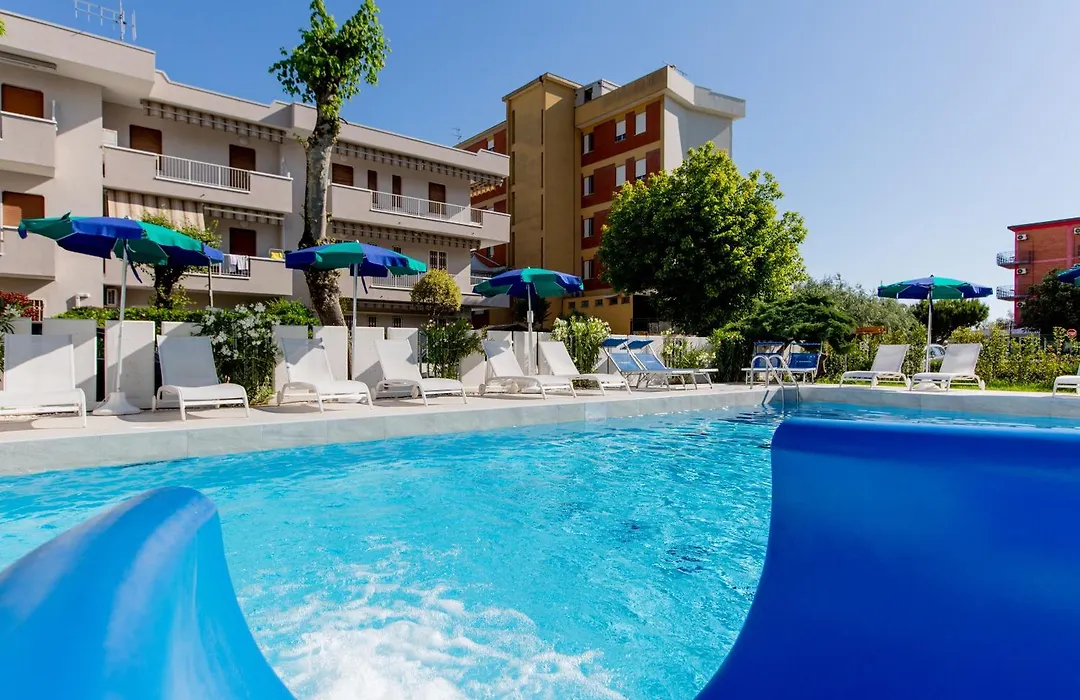 Clubhotel Residence Cesenatico-1